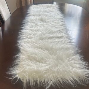 Twig & Twine Flokati Table Runner Decor